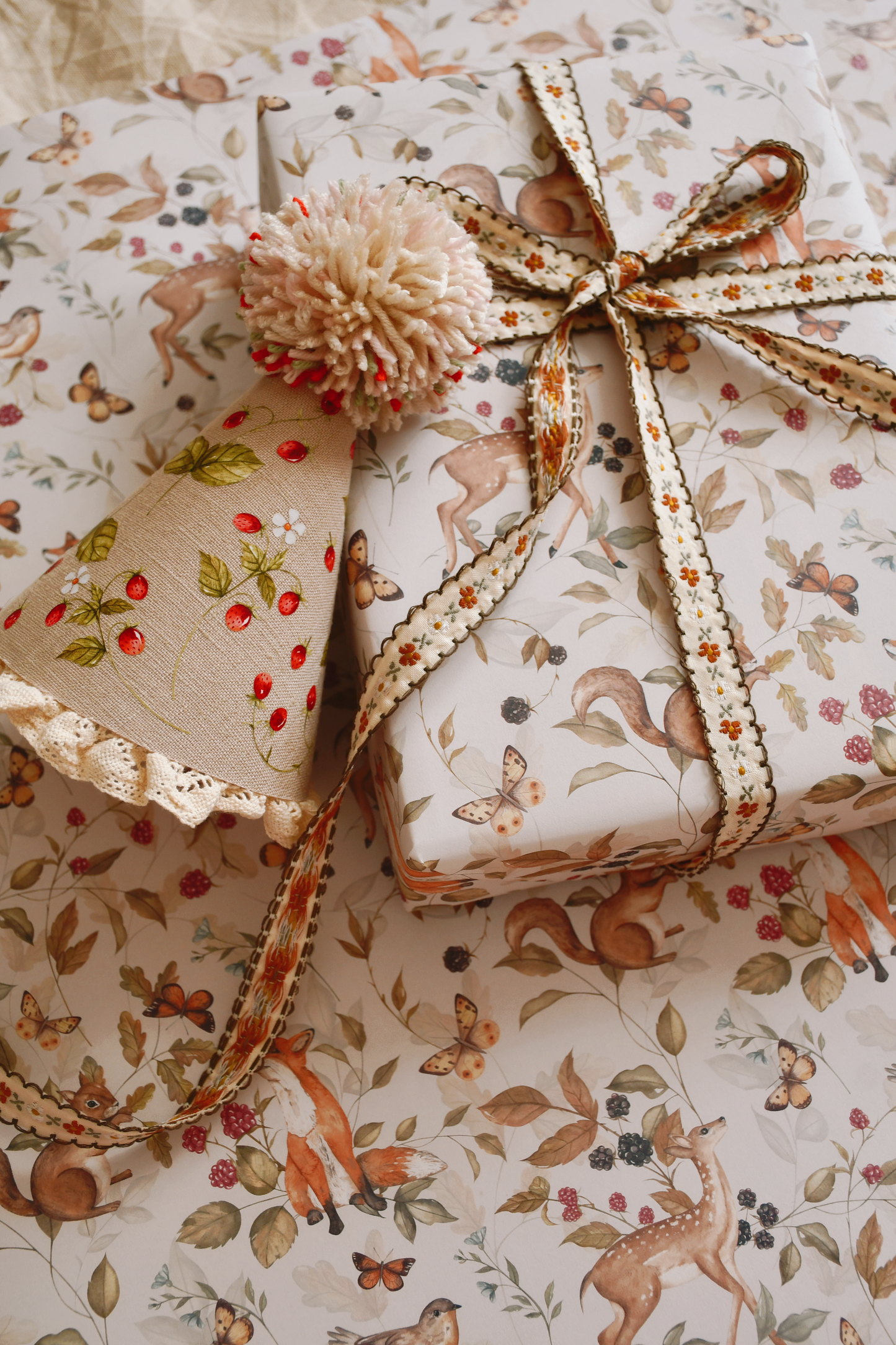 Wrapping paper - Woodland Berries