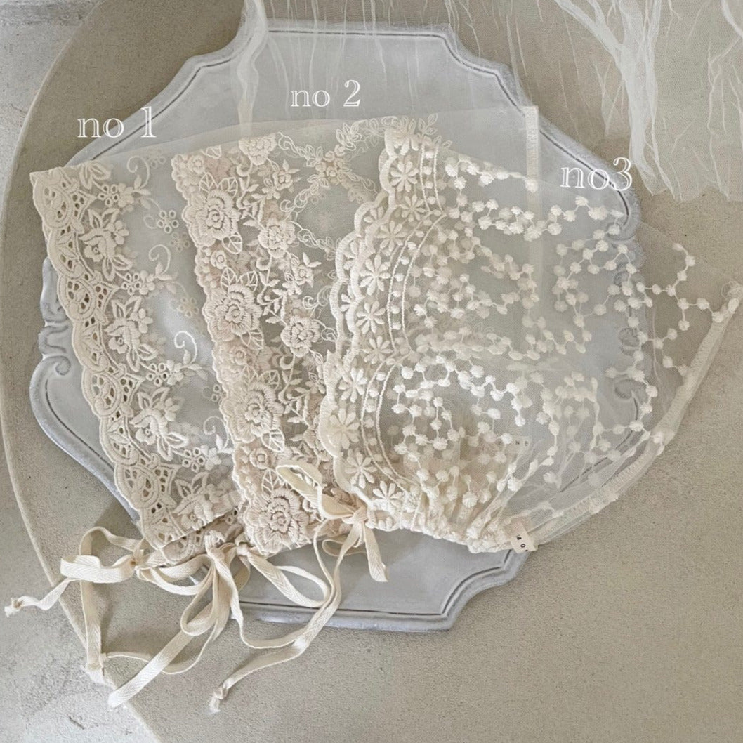 Monbebe - Vintage Lace Bonnet