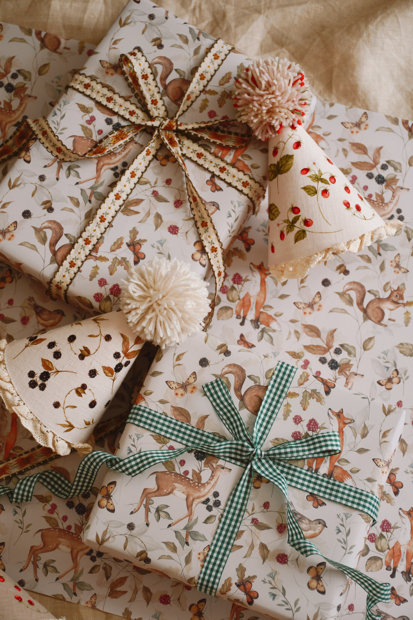 Wrapping paper - Woodland Berries