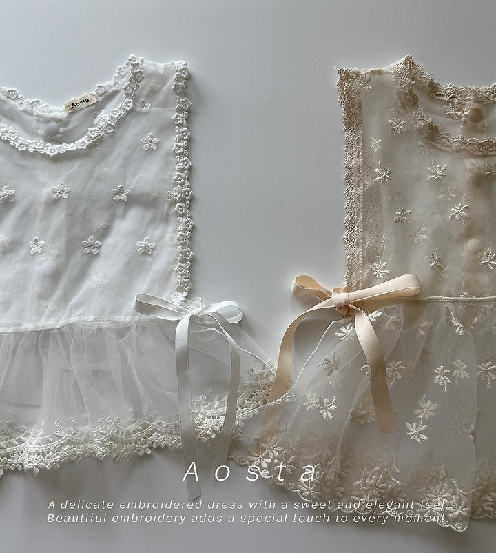 Aosta - Lace Vest